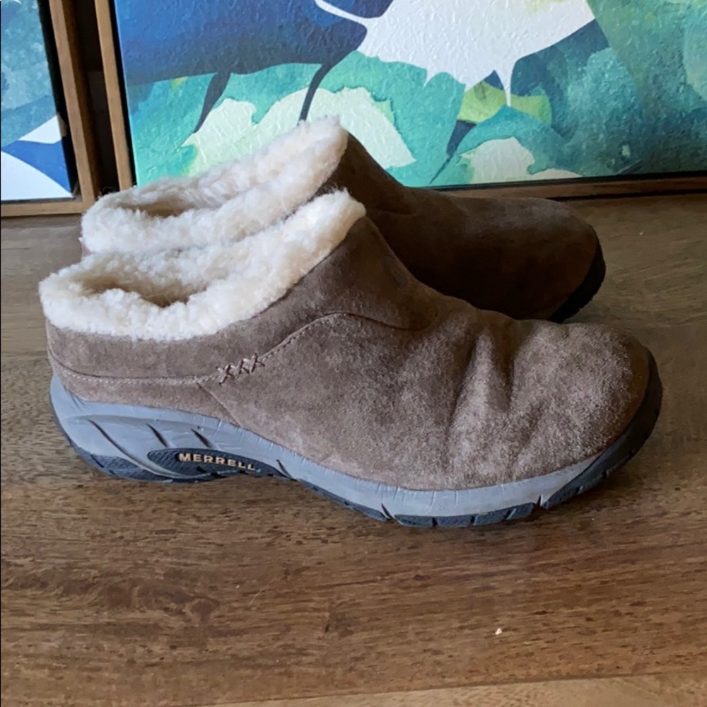 Merrell slip on brown suede shoes Sherpa inside